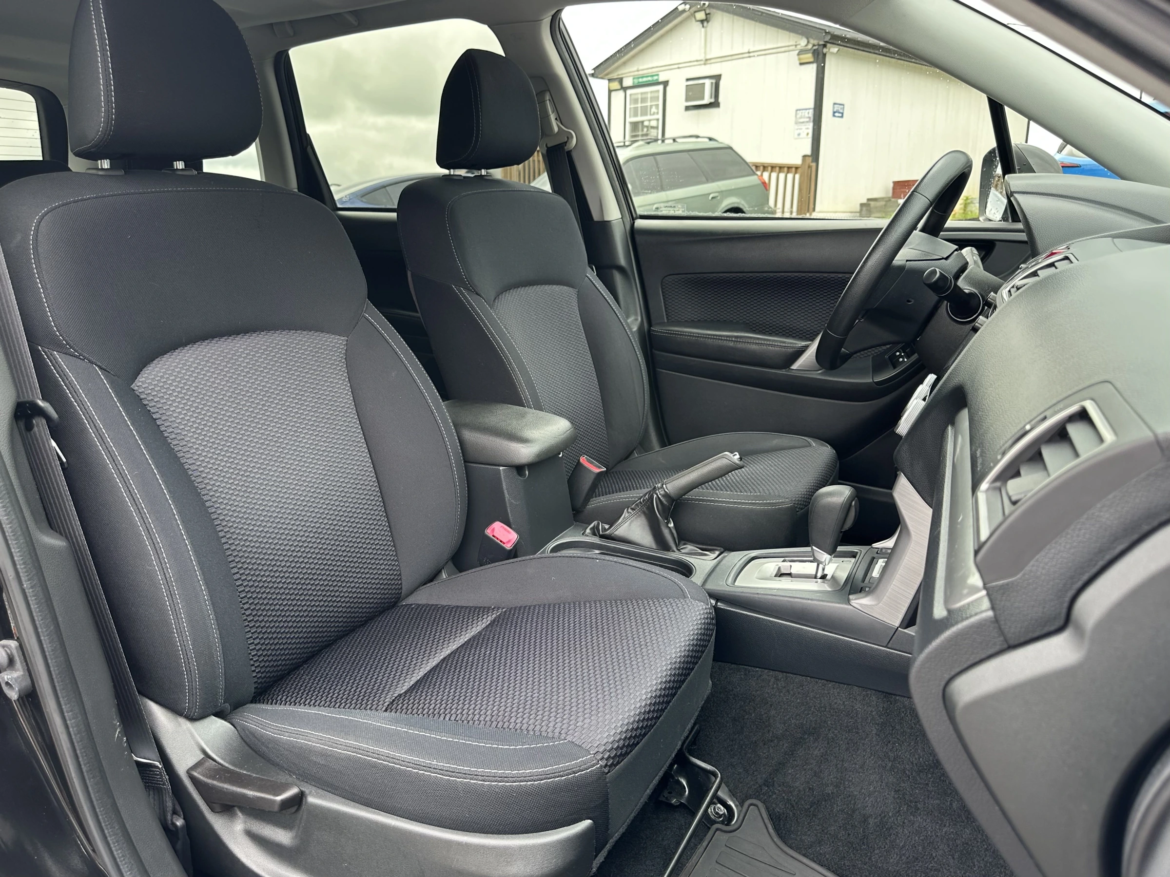 2017 Subaru Forester Premium — photo 10