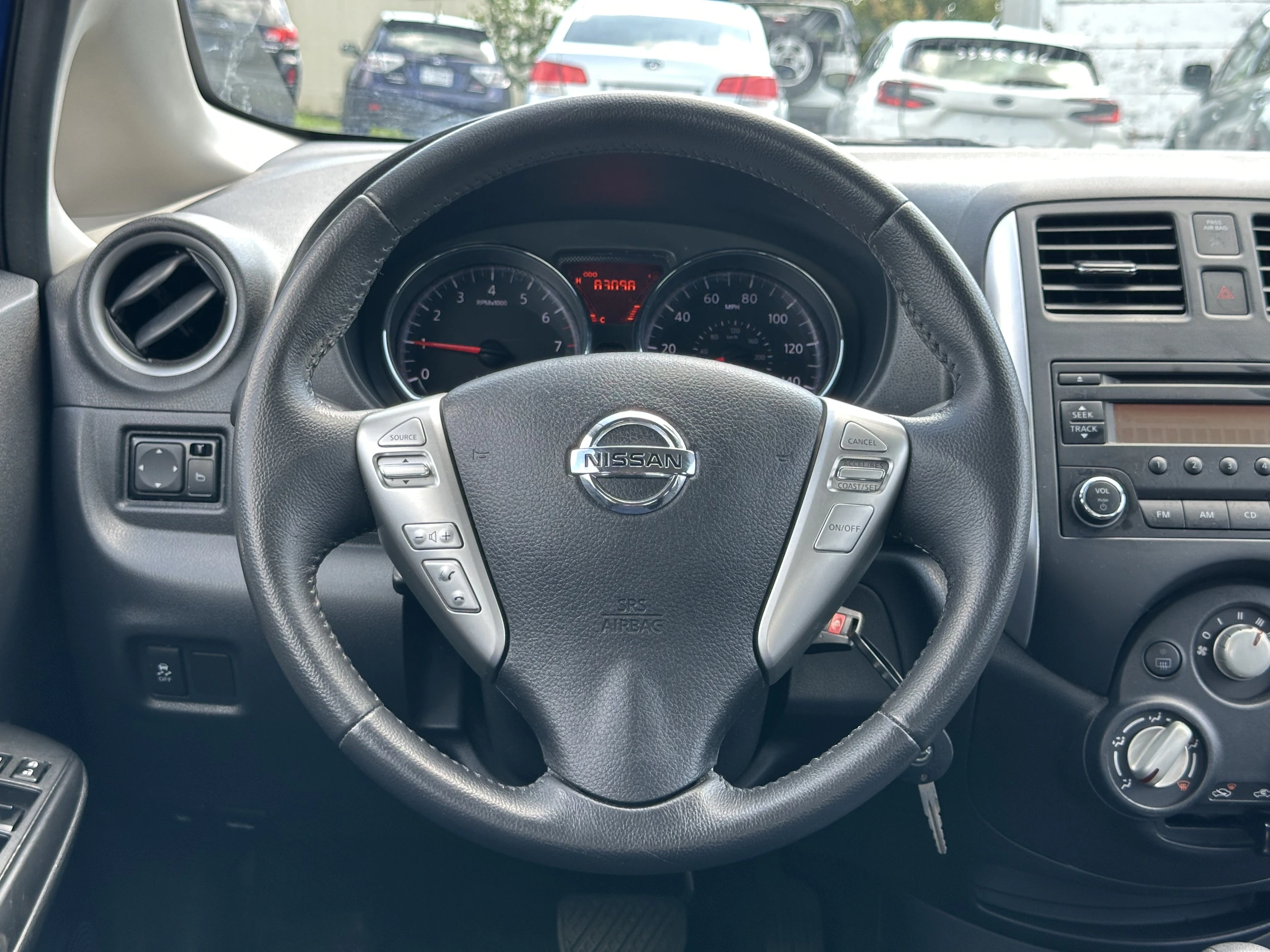 2014 Nissan Versa Note SV — photo 17