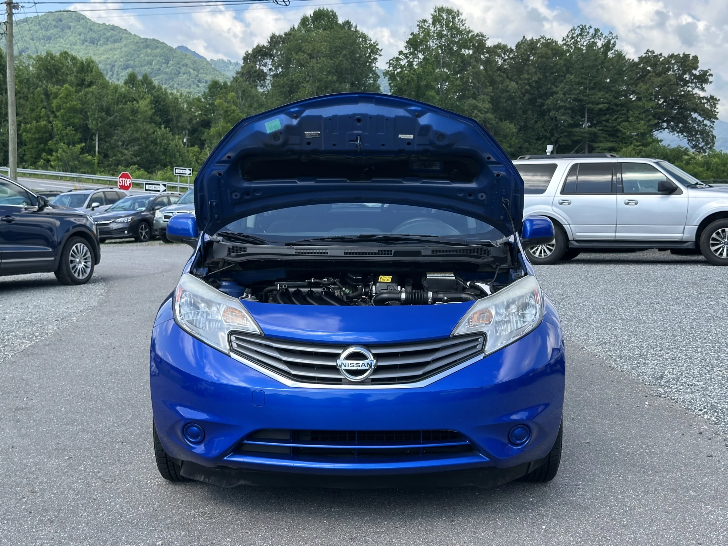 2014 Nissan Versa Note SV — photo 18