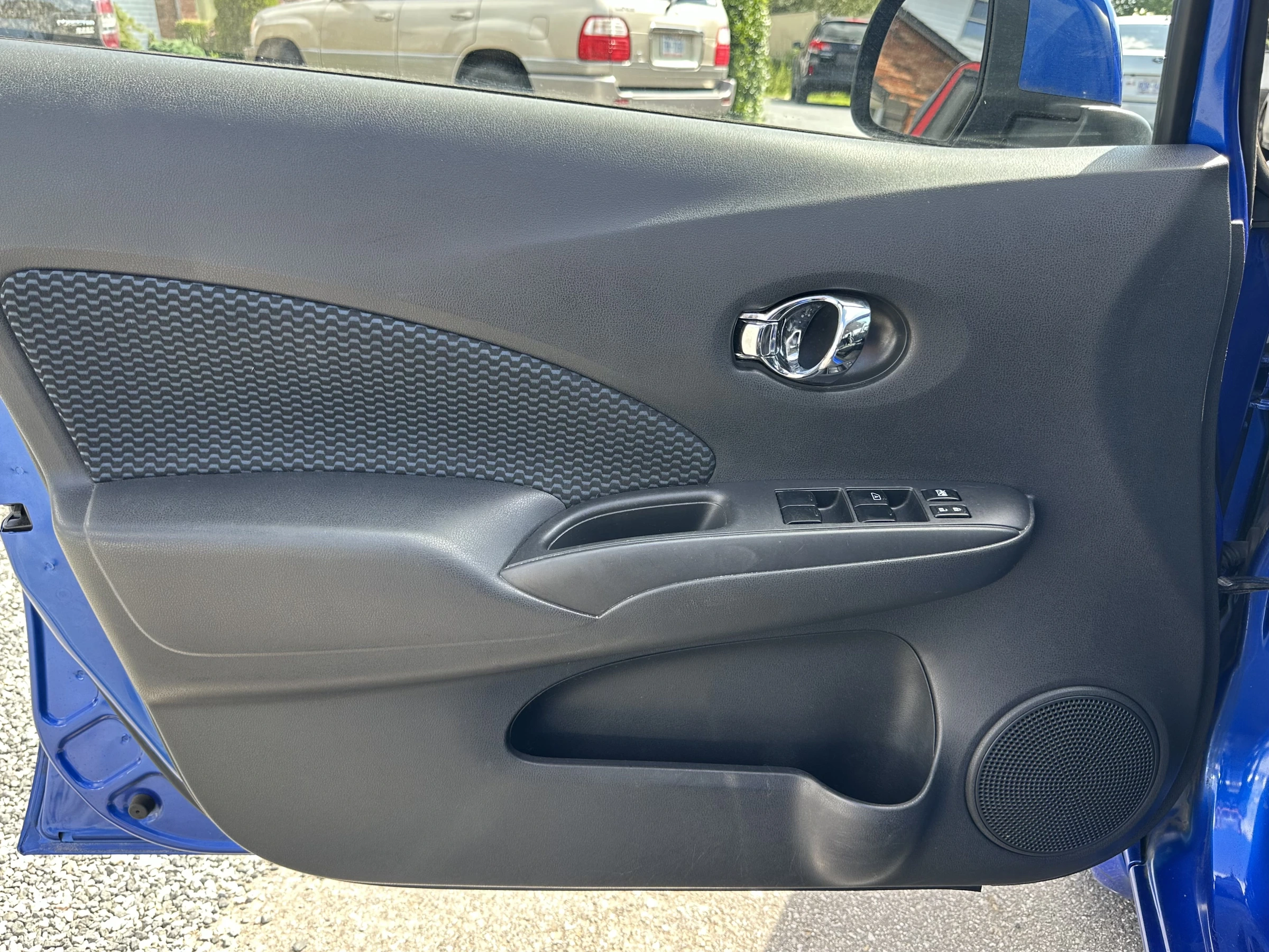 2014 Nissan Versa Note SV — photo 8