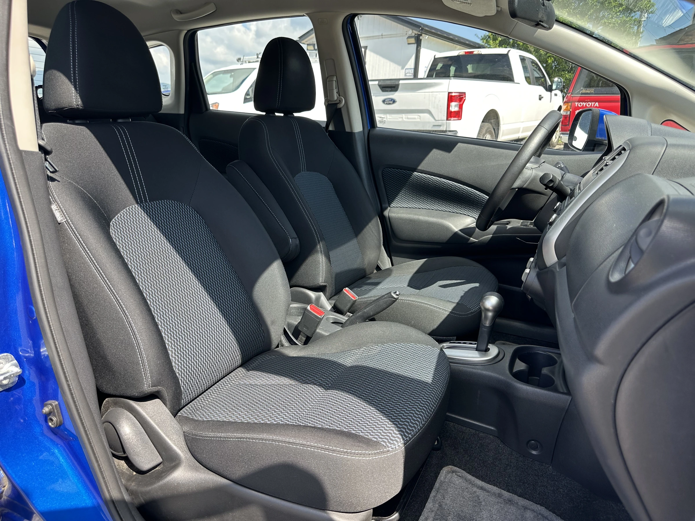 2014 Nissan Versa Note SV — photo 10