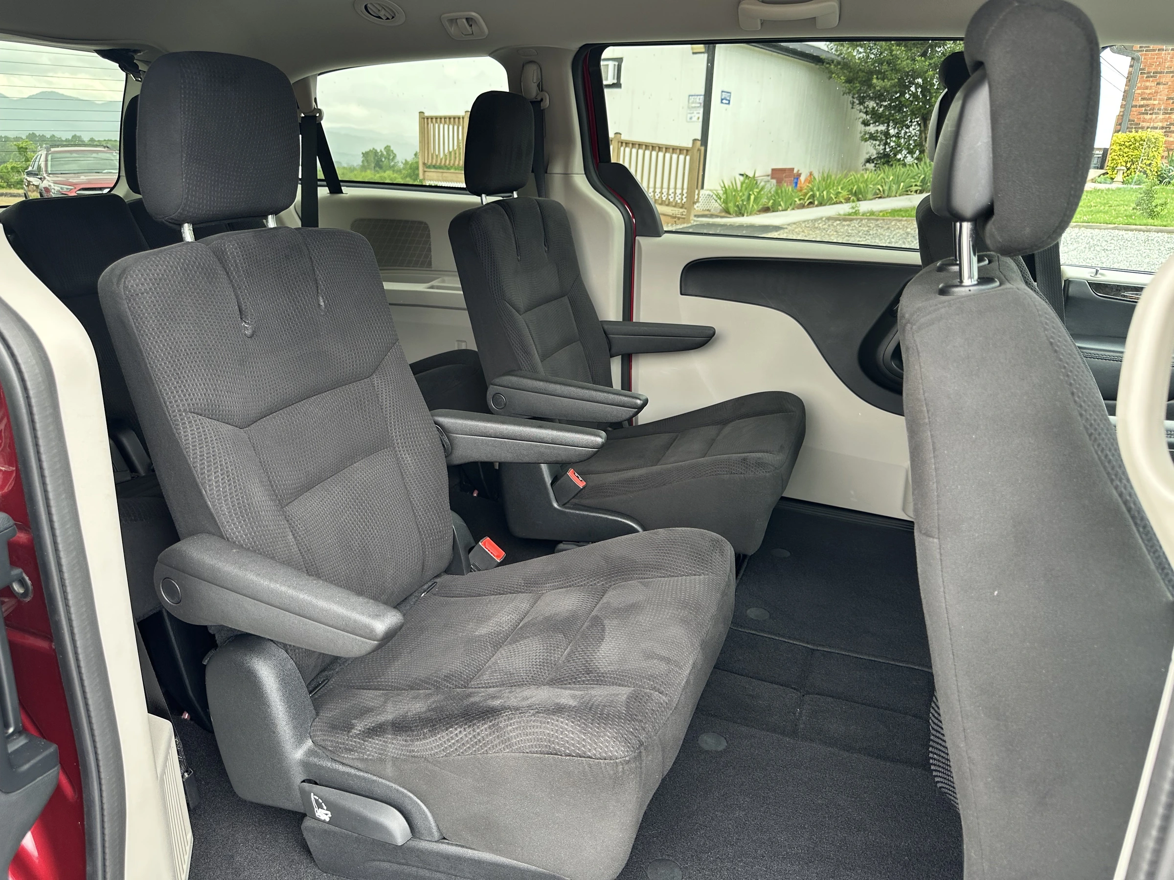 2015 Dodge Grand Caravan SXT — photo 11