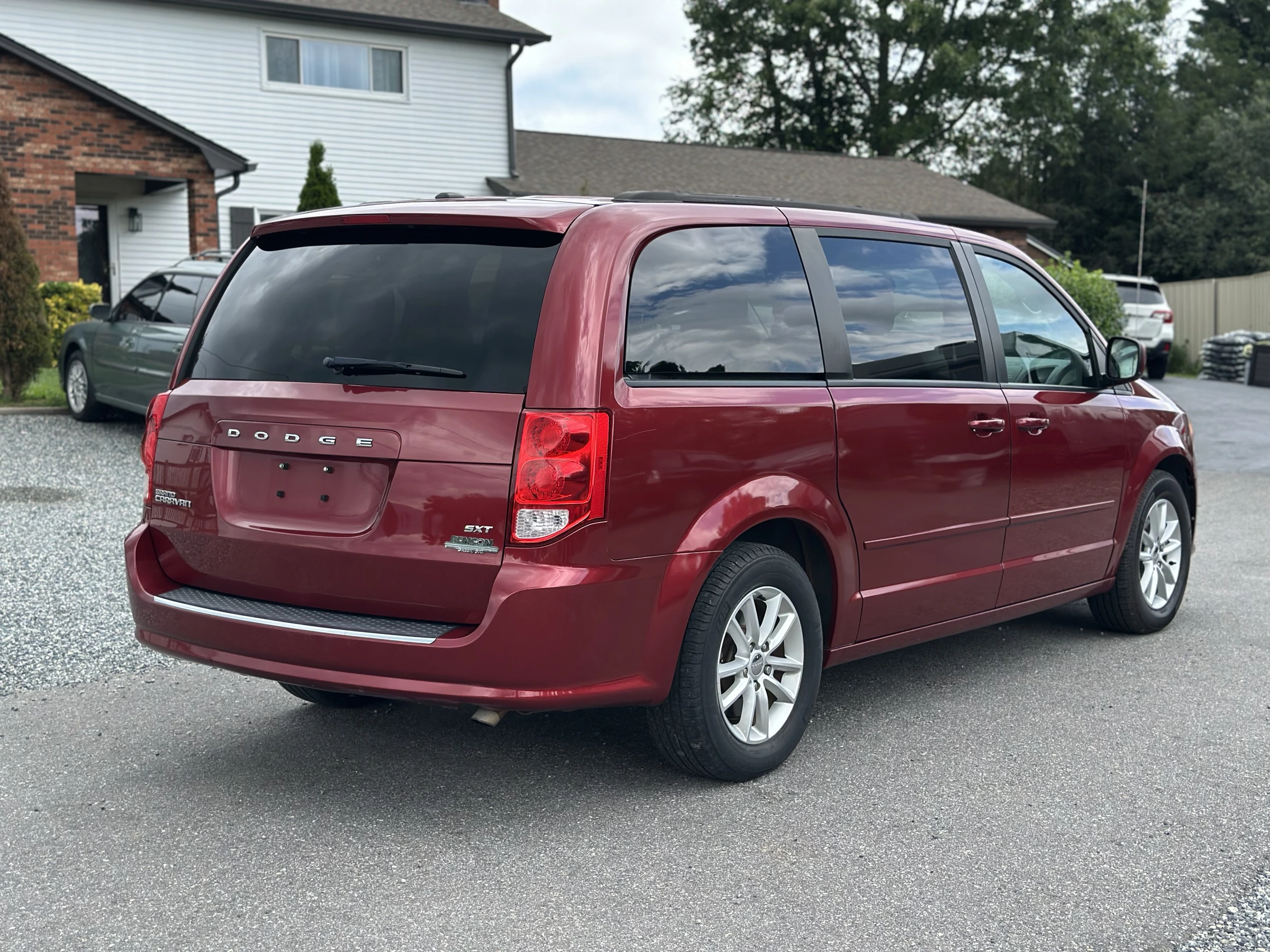 2015 Dodge Grand Caravan SXT — photo 3