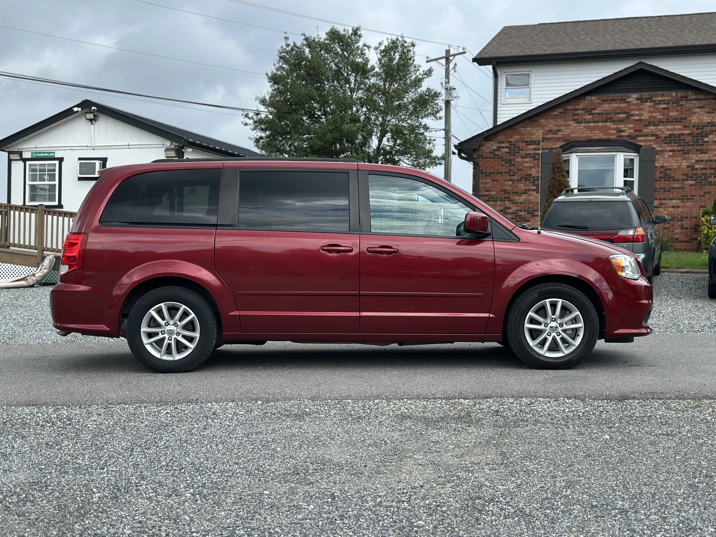 2015 Dodge Grand Caravan SXT — photo 2