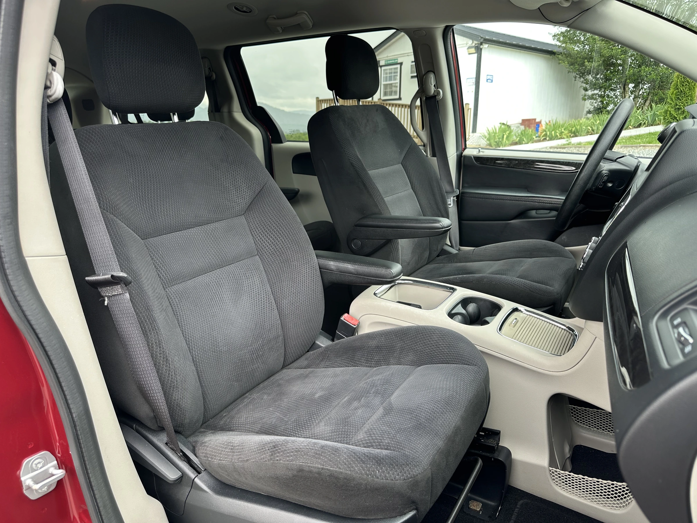 2015 Dodge Grand Caravan SXT — photo 10