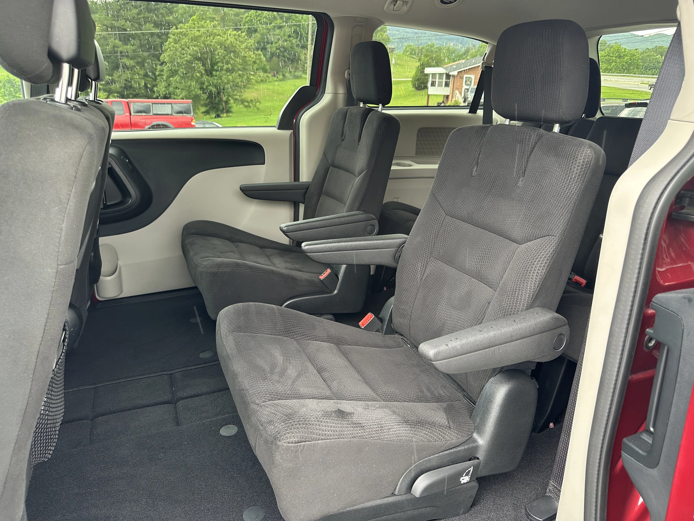 2015 Dodge Grand Caravan SXT — photo 12