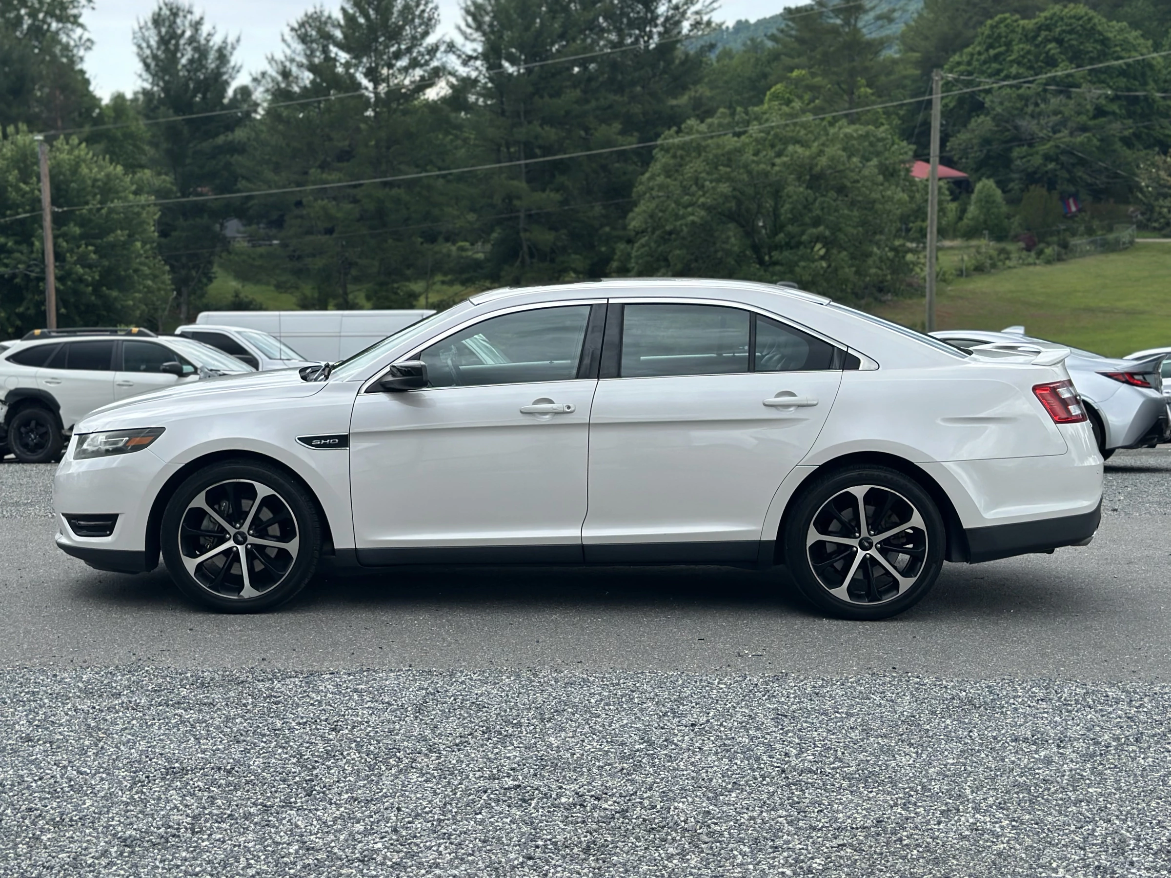 2015 Ford Taurus SHO — photo 6