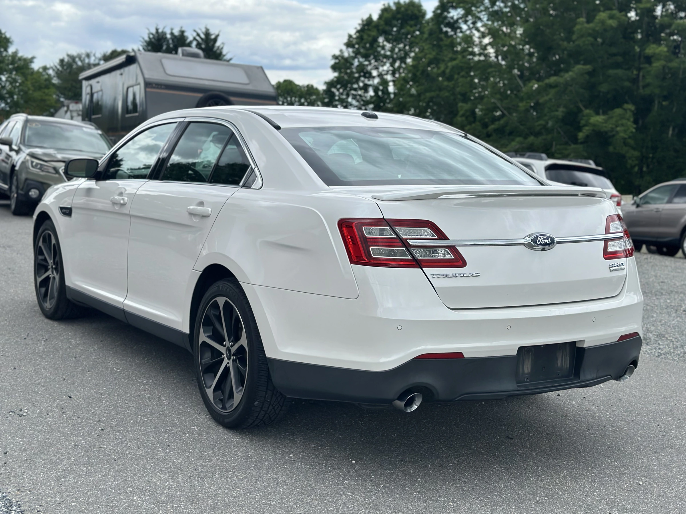 2015 Ford Taurus SHO — photo 5