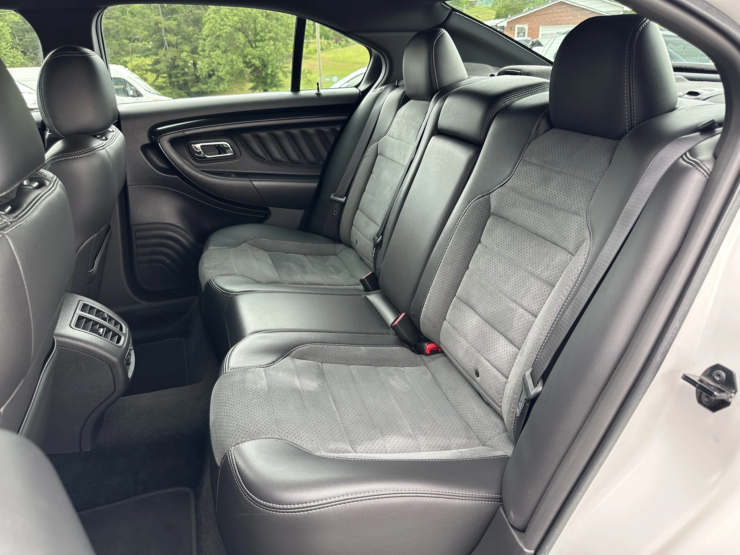 2015 Ford Taurus SHO — photo 12