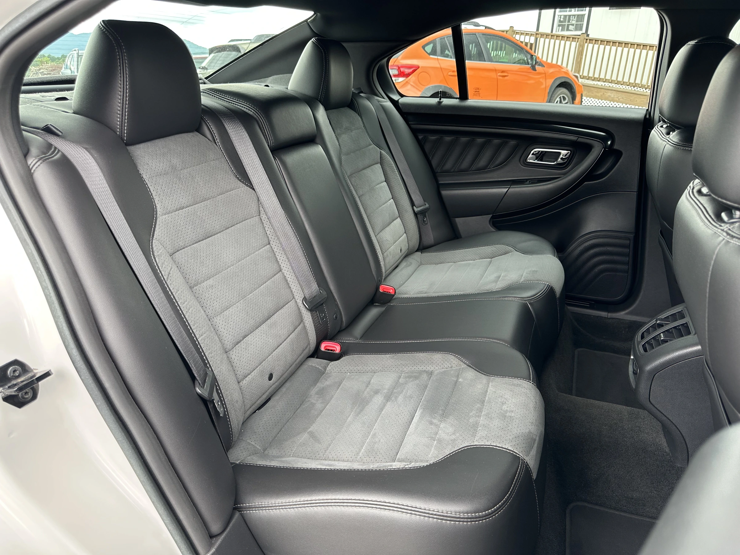 2015 Ford Taurus SHO — photo 11