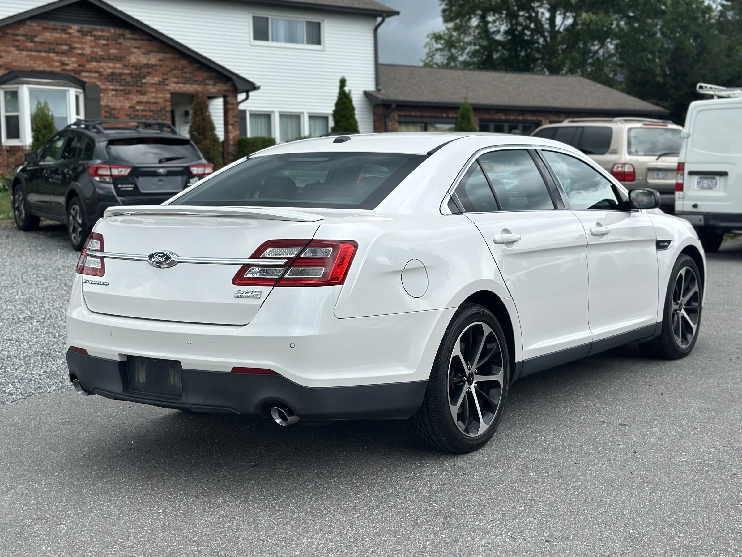 2015 Ford Taurus SHO — photo 3