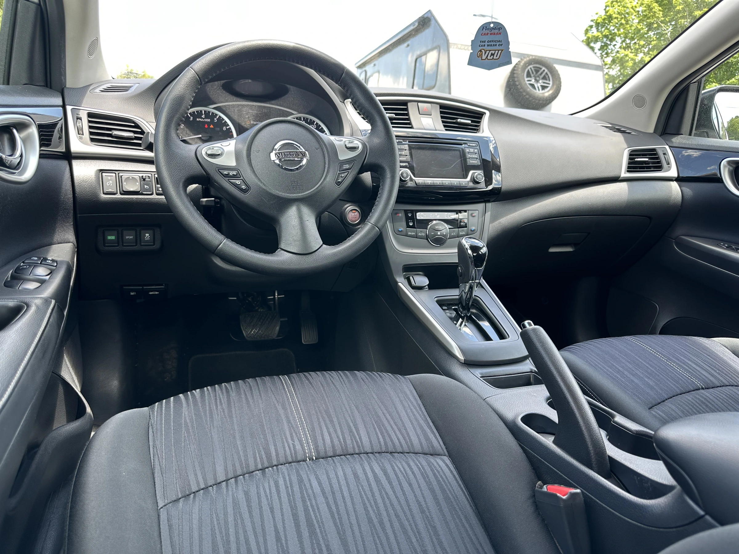 2018 Nissan Sentra SV — photo 16