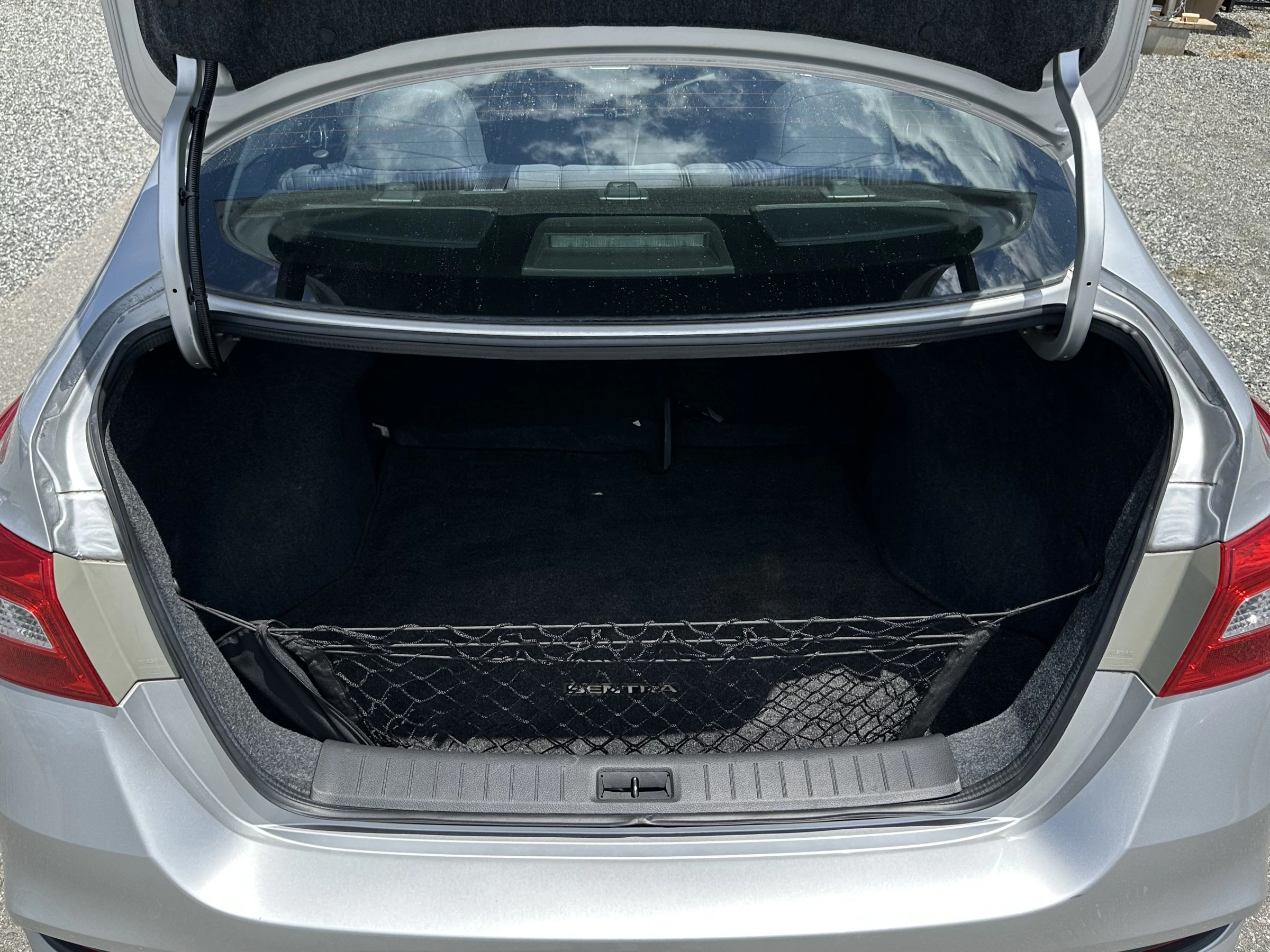 2018 Nissan Sentra SV — photo 14