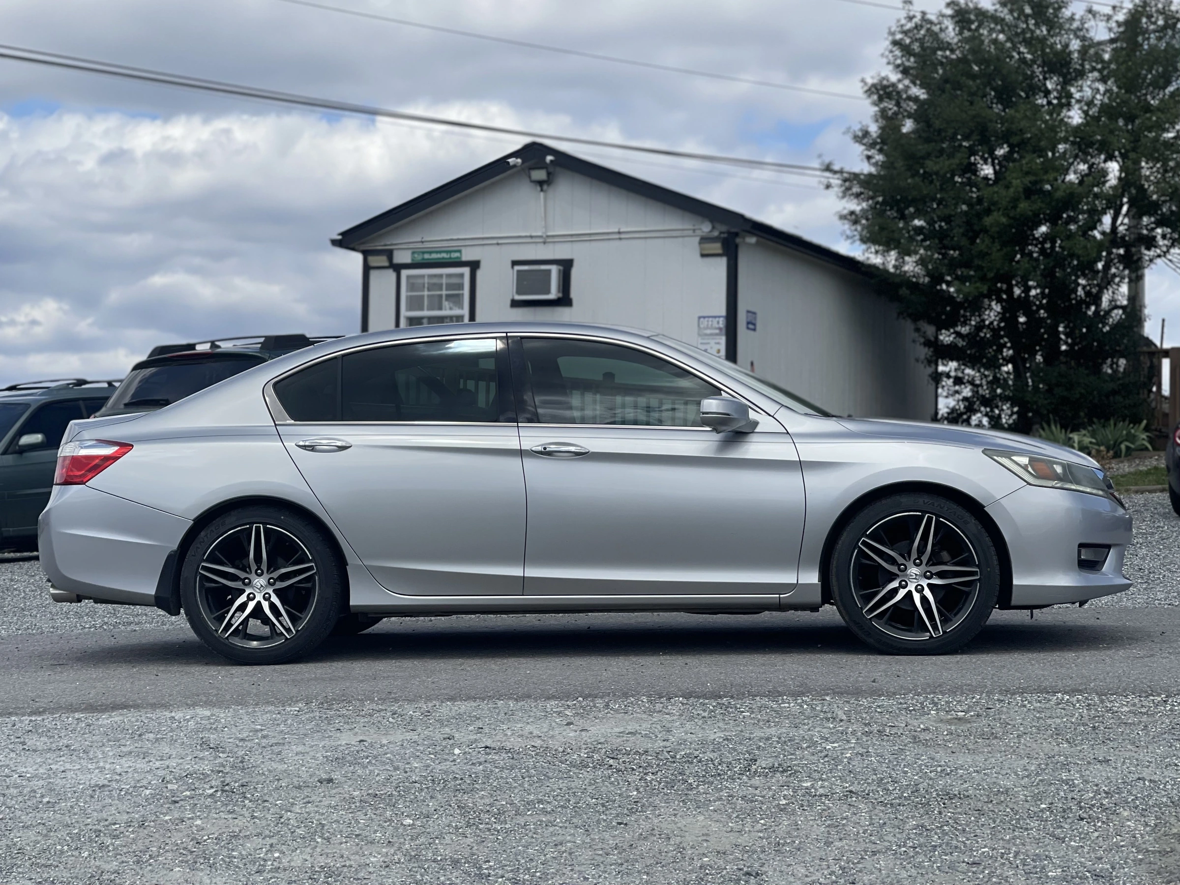 2015 Honda Accord EX-L-V6 — photo 2