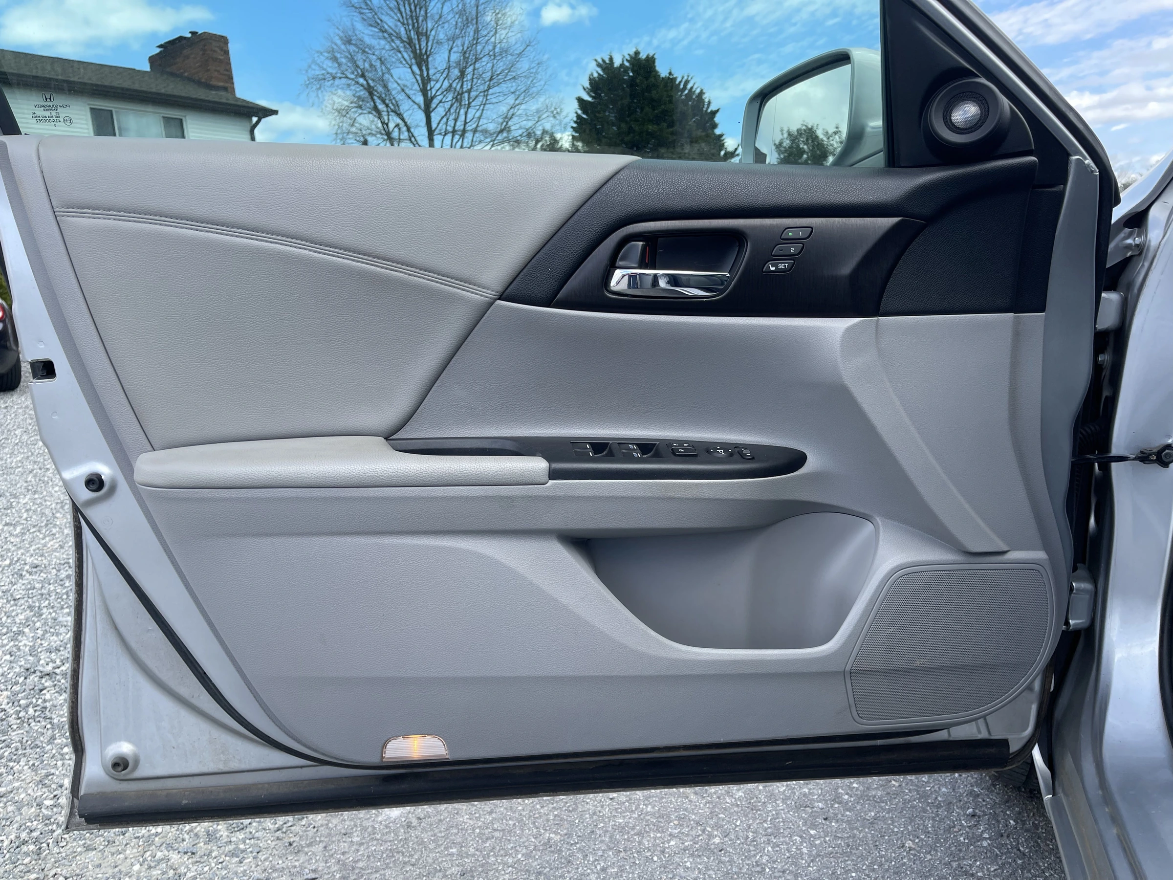 2015 Honda Accord EX-L-V6 — photo 9