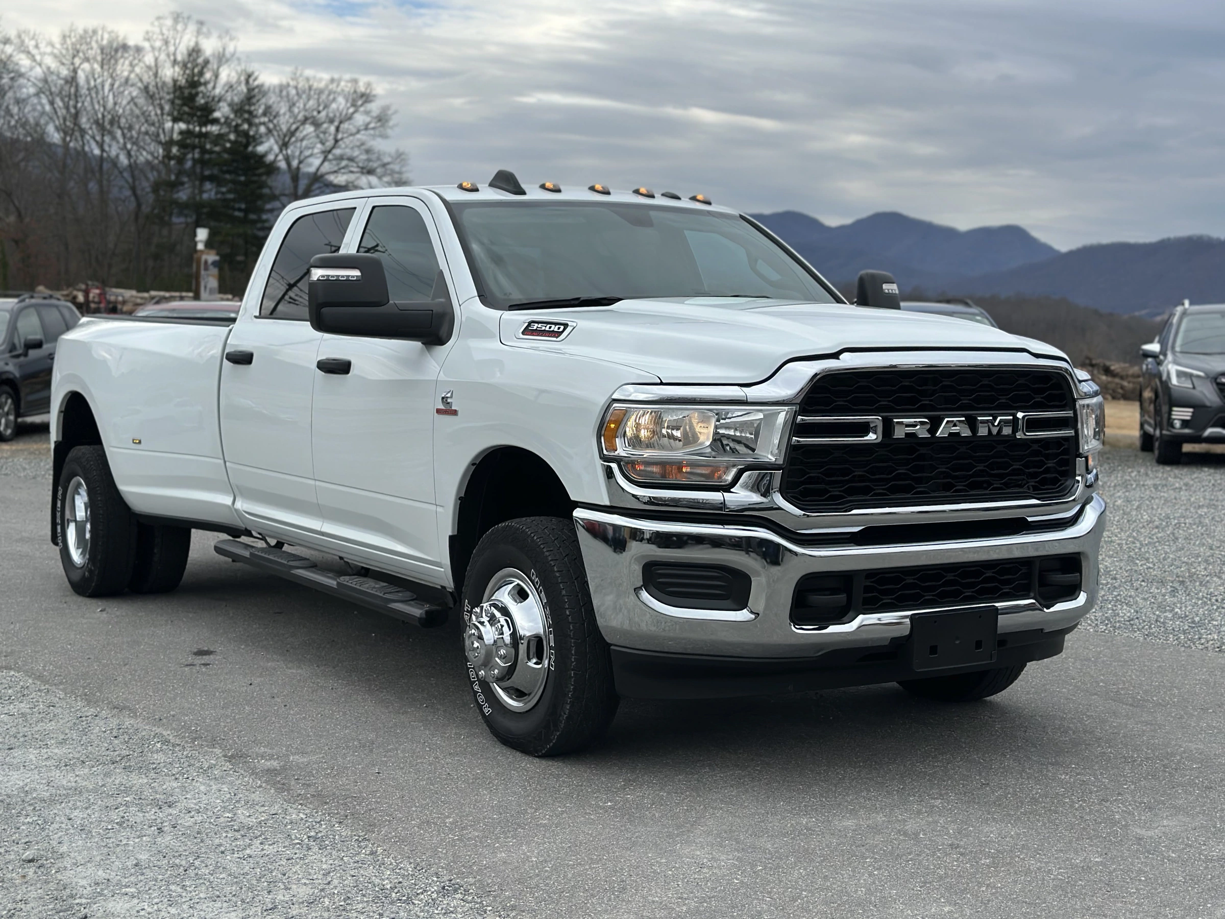 2024 Ram 3500 Tradesman 4x4 crew cab 8' box — photo 1