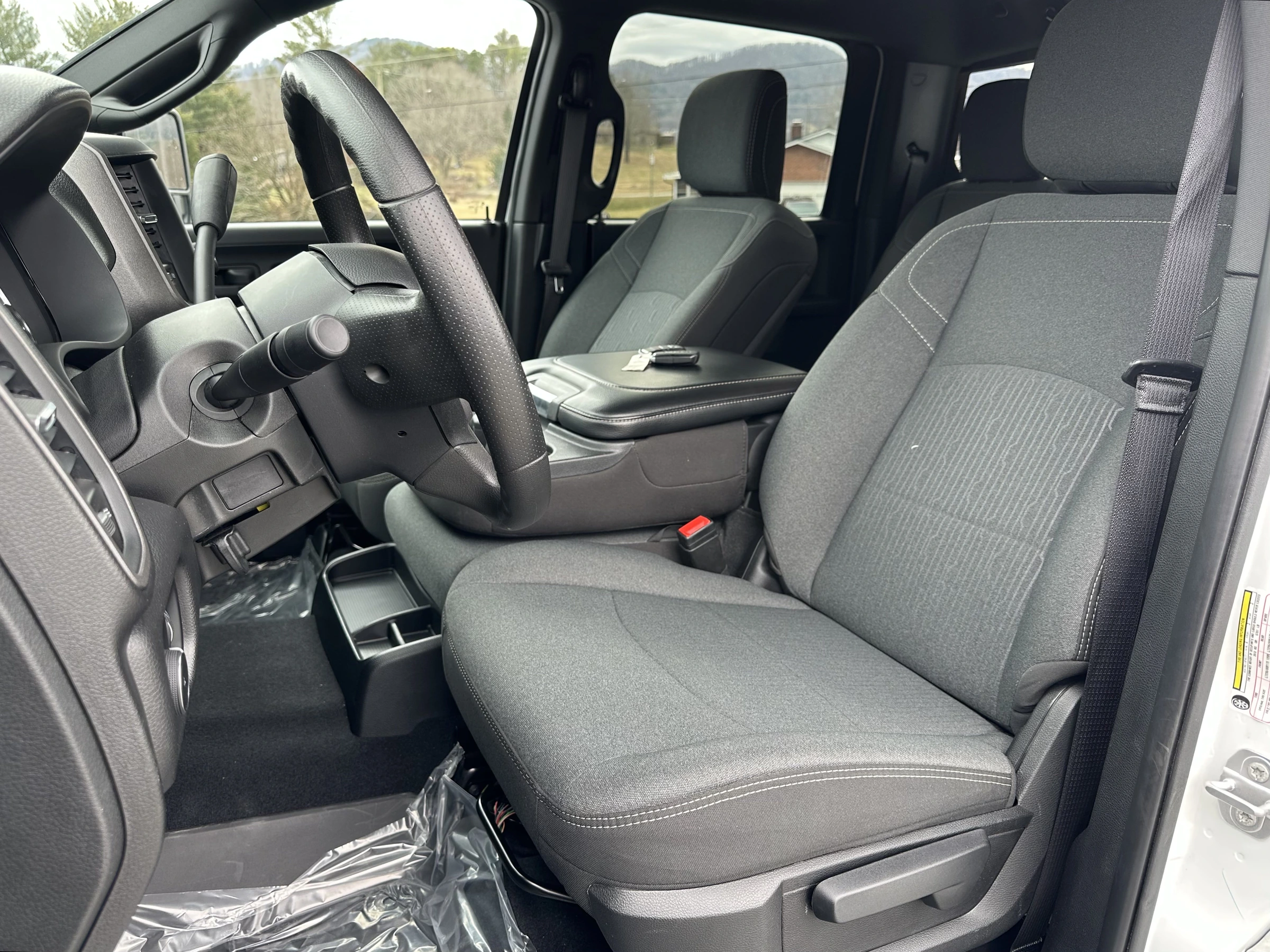 2024 Ram 3500 Tradesman 4x4 crew cab 8' box — photo 9