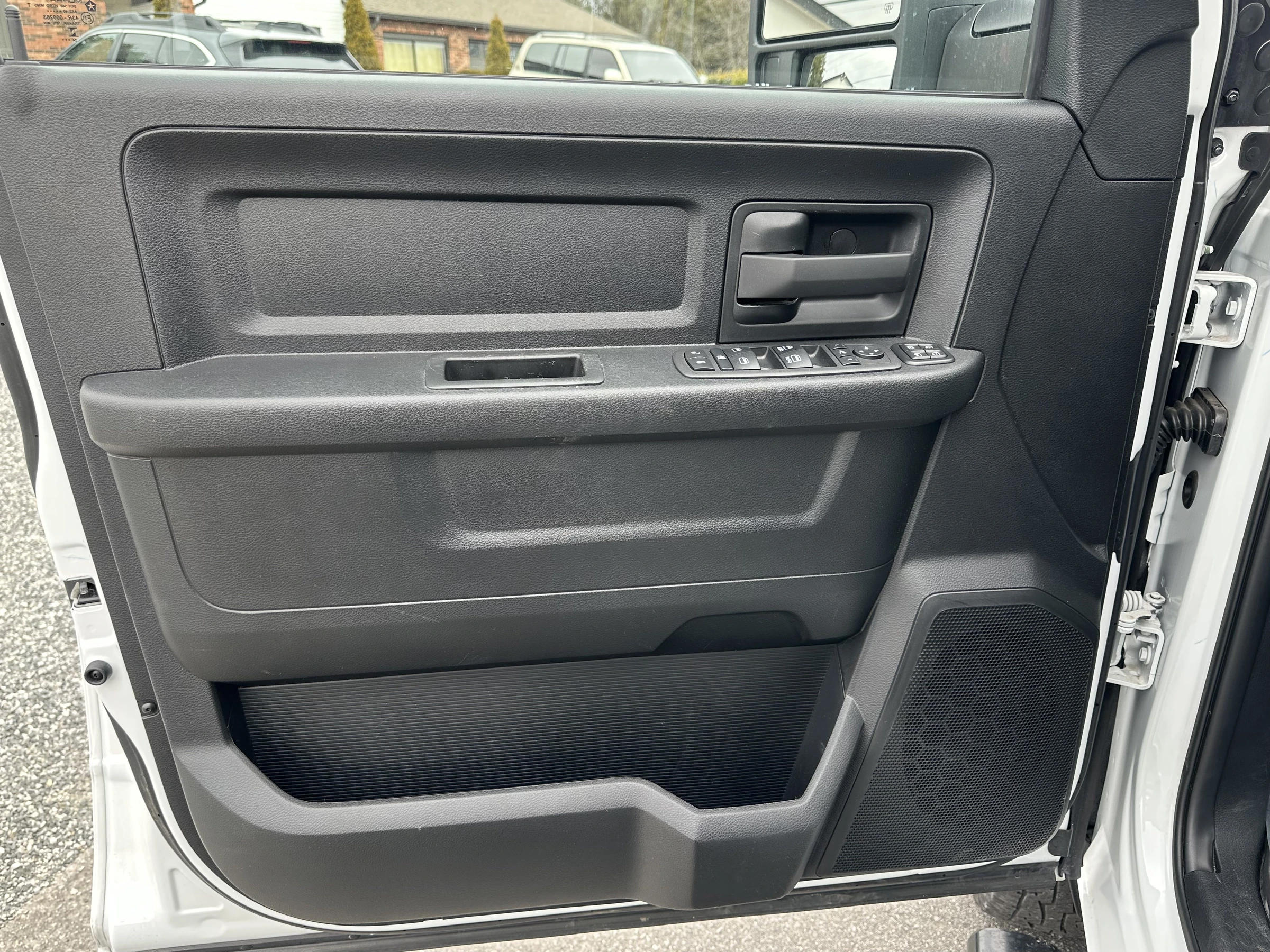2024 Ram 3500 Tradesman 4x4 crew cab 8' box — photo 8