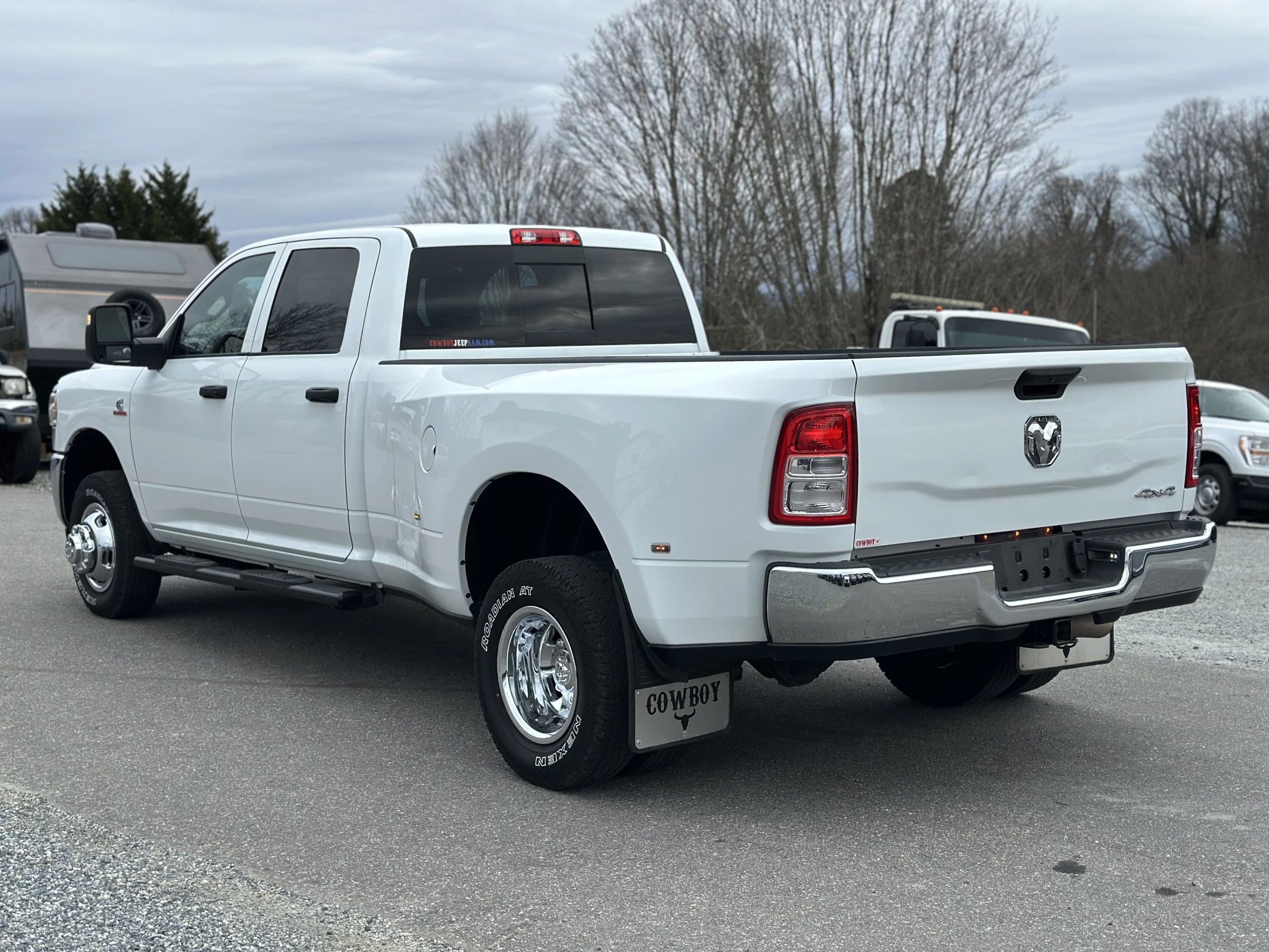 2024 Ram 3500 Tradesman 4x4 crew cab 8' box — photo 5