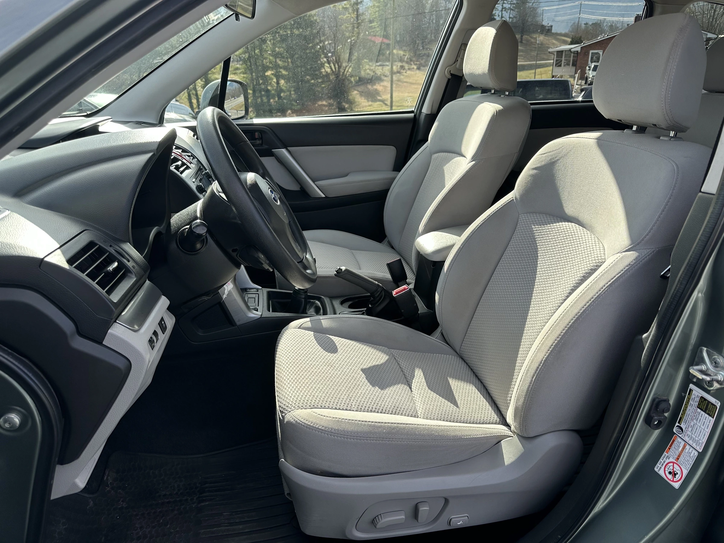 2015 Subaru Forester Premium Manual — photo 9