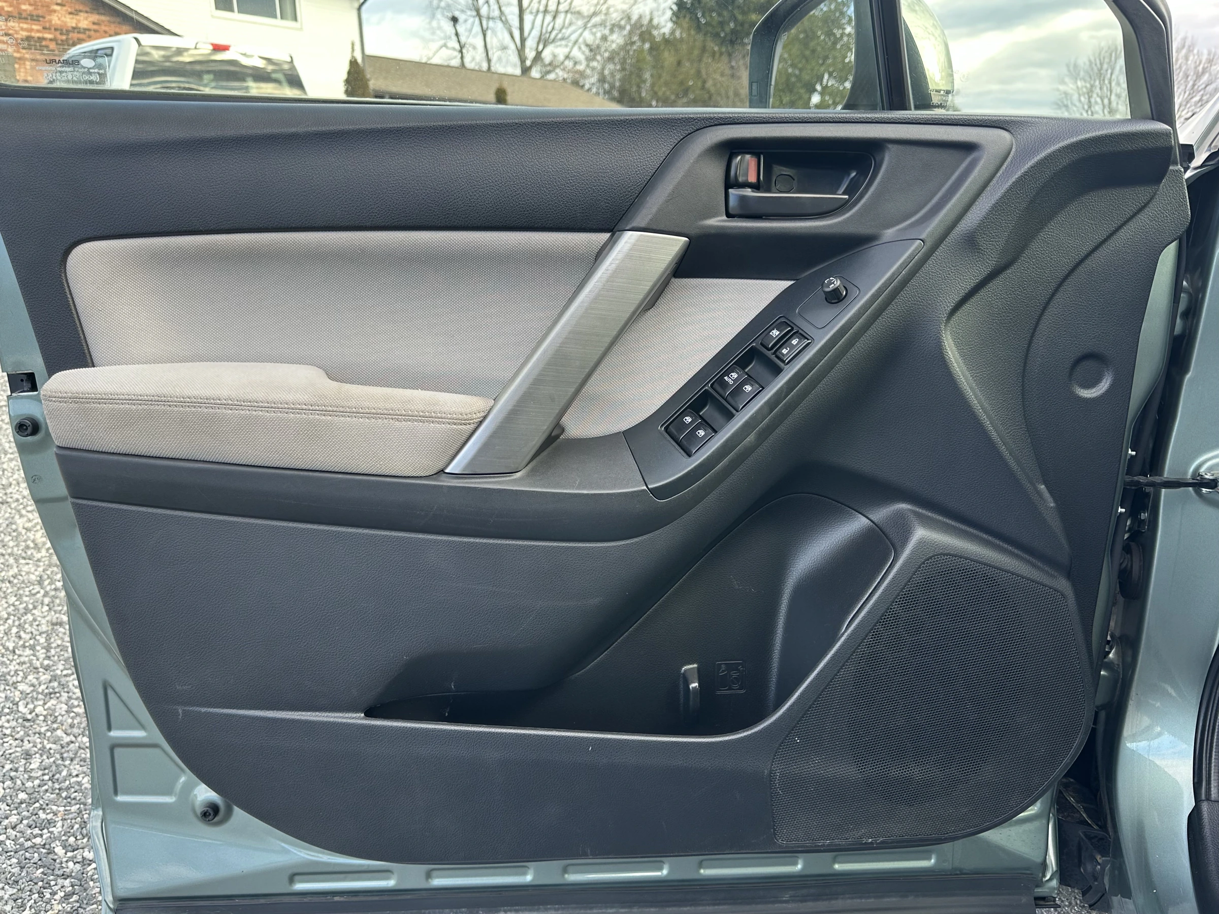 2015 Subaru Forester Premium Manual — photo 8